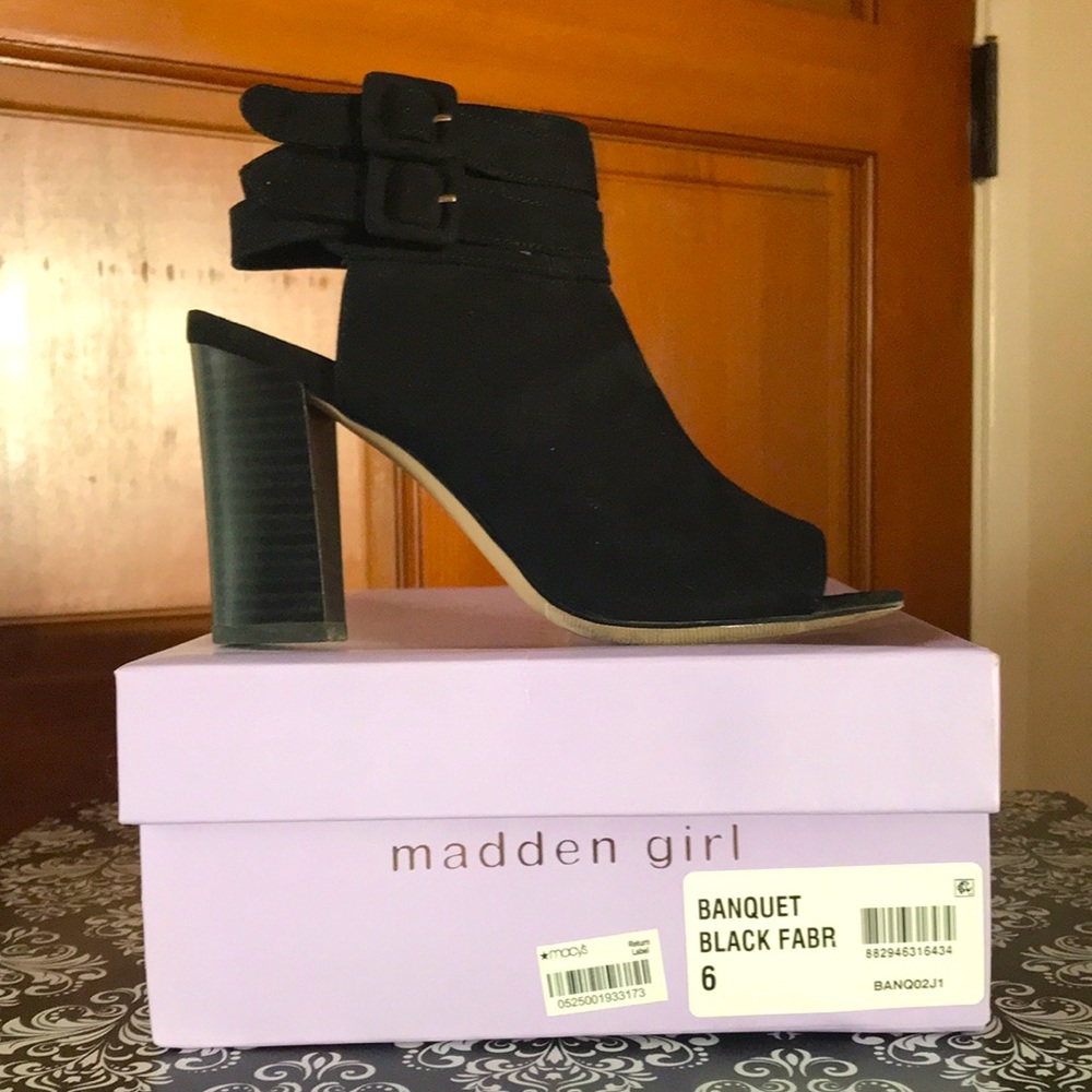 Madden Girl black dressy shoe, worn once to a wedding. Size 6